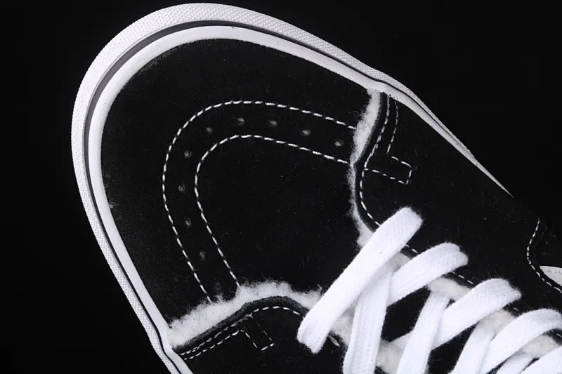 All categories Vans Vans series Vans Hi Vans high-top plus velvet Vans Sk8 Hi Vans classic winter plus velvet high-top casual sneakers VN000D5IB8C